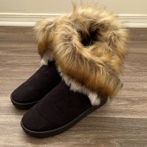 Women’s Fur Boots Size 8